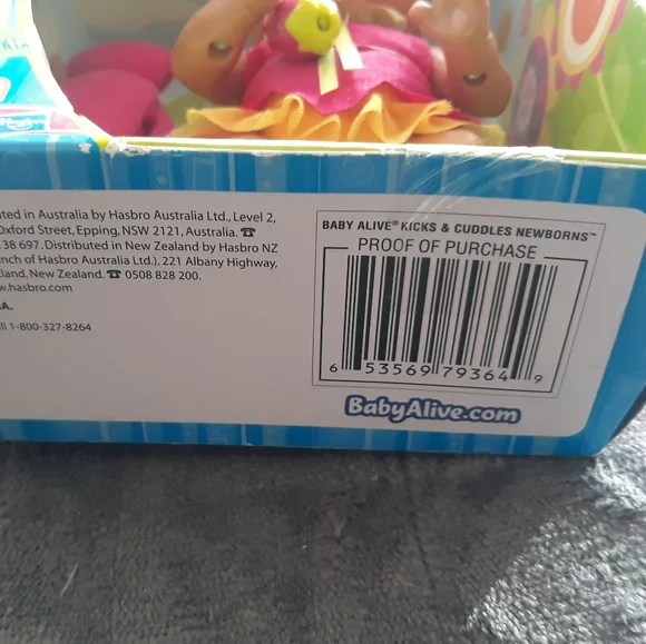 Baby Alive Kicks and Cuddles Newborn Doll - 6" Doll Bottle Does Not Retract - Picture 8 of 17